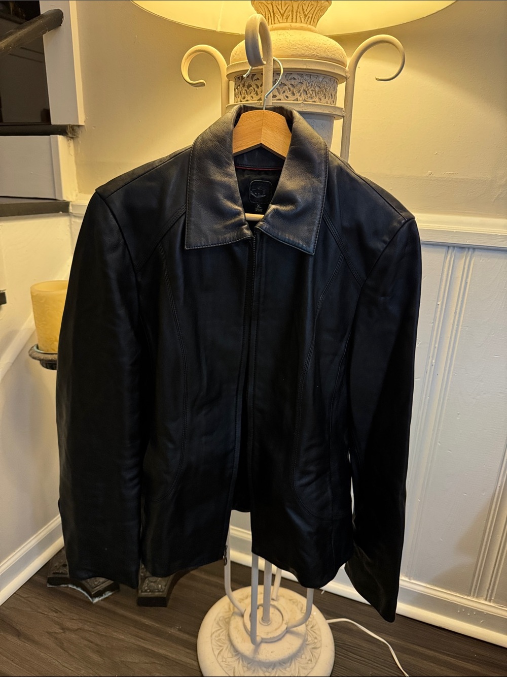 Men's Black Leather Bomber Jacket - Classic Zip Front